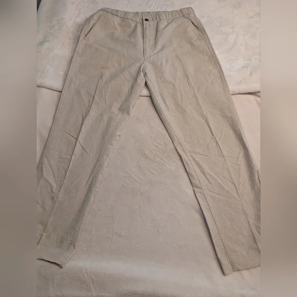 Uniqlo Tan/ Cream Pants Relaxed Fit Size Medium - Picture 2 of 12